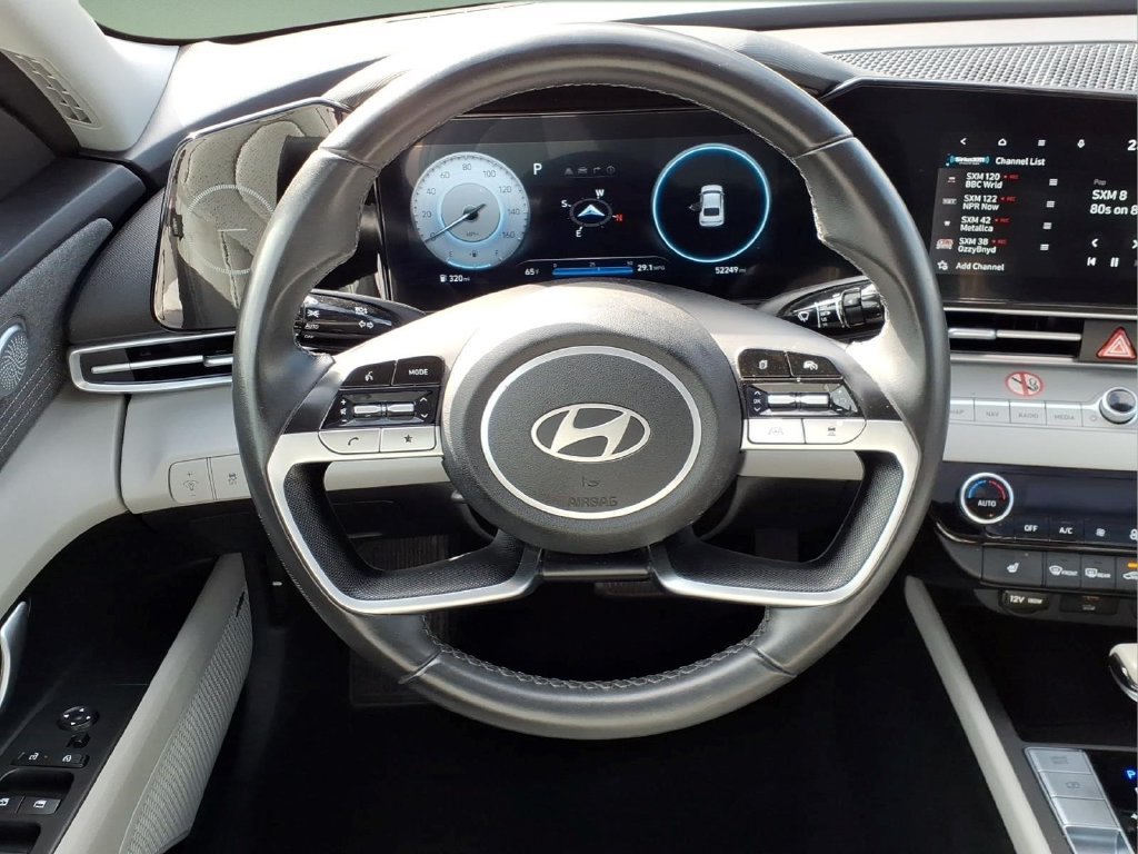 Used 2025 Hyundai Elantra Limited FWD image 13