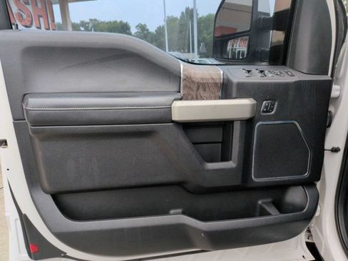 Used 2017 Ford F350 Lariat RWD image 6
