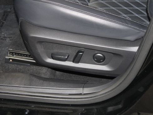 Used 2024 Mitsubishi Outlander SEL image 19