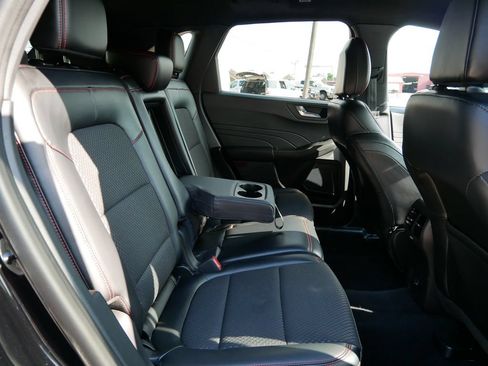 Certified 2023 Ford Escape ST-Line Select AWD/4WD image 9