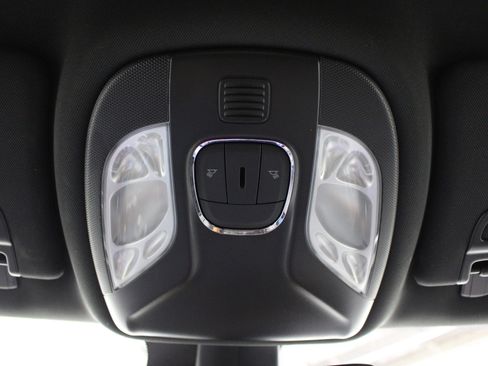 Used 2025 Jeep Compass Limited AWD/4WD image 18