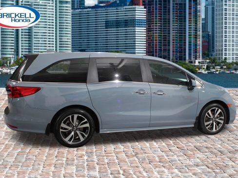 Certified 2024 Honda Odyssey Touring image 6