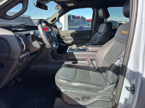 Used 2025 Ford Expedition Tremor image 7