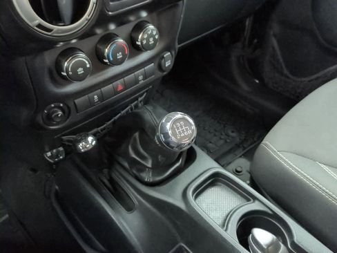 Used 2017 Jeep Wrangler Unlimited Sahara w/ Connectivity Group image 29