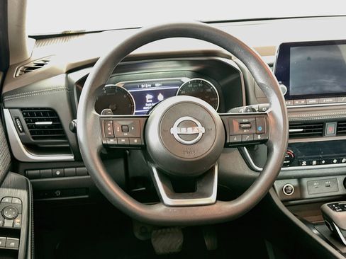 Used 2023 Nissan Rogue SV FWD image 18