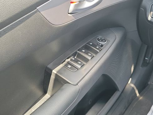 Used 2023 Kia Forte LXS w/ LXS Technology Package FWD image 20