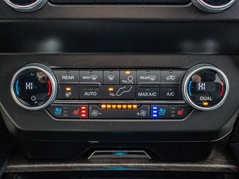 Used 2021 Ford Expedition Limited image 30