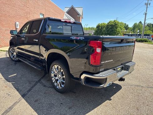 New 2026 Chevrolet Silverado 1500 LTZ w/ LTZ Premium Package AWD/4WD image 5