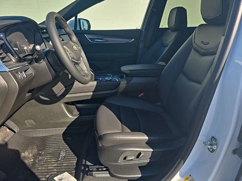 New 2026 Cadillac XT5 Luxury w/ LPO, Floor Liner Package image 10