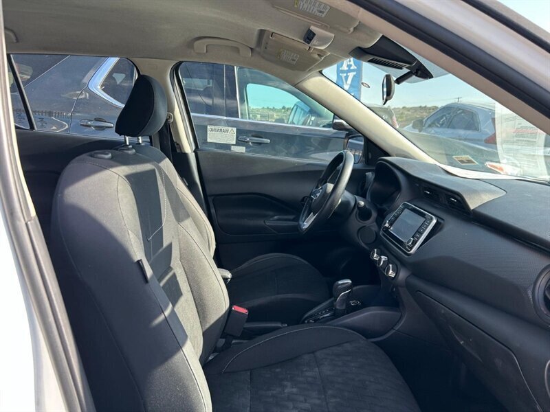 Used 2022 Nissan Kicks S FWD image 40