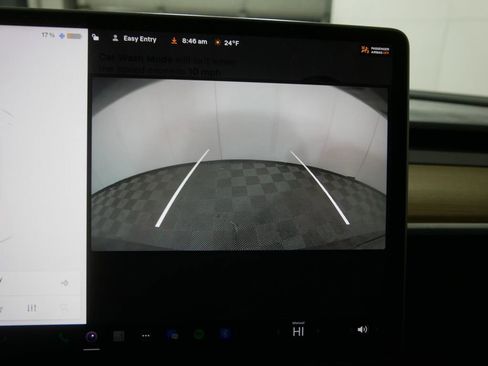 Used 2022 Tesla Model Y Long Range image 29