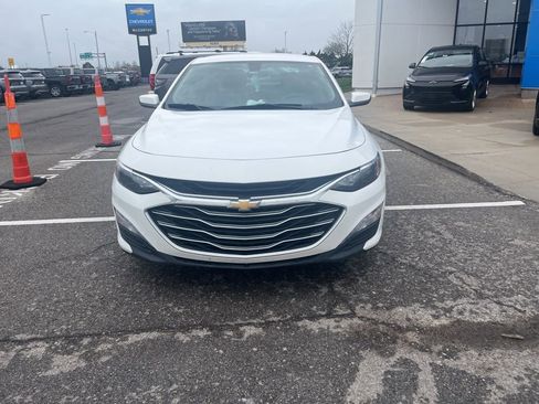 Certified 2022 Chevrolet Malibu LT image 2