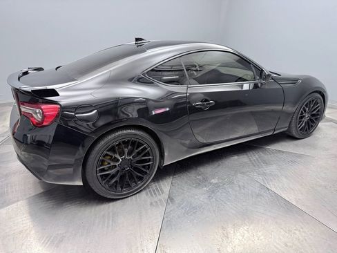 Used 2019 Toyota 86 RWD image 5