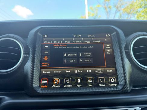 Used 2023 Jeep Wrangler Unlimited Sahara w/ Cold Weather Group AWD/4WD image 19