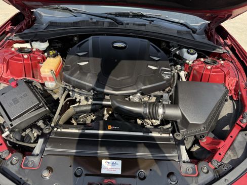 Used 2022 Chevrolet Camaro LT RWD image 31