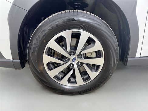 Used 2025 Subaru Outback Premium AWD/4WD image 28