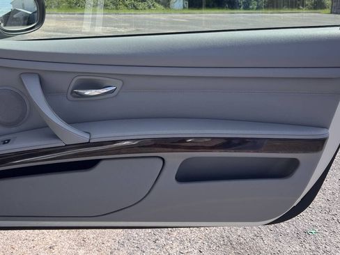 Used 2011 BMW 335i Convertible RWD image 17
