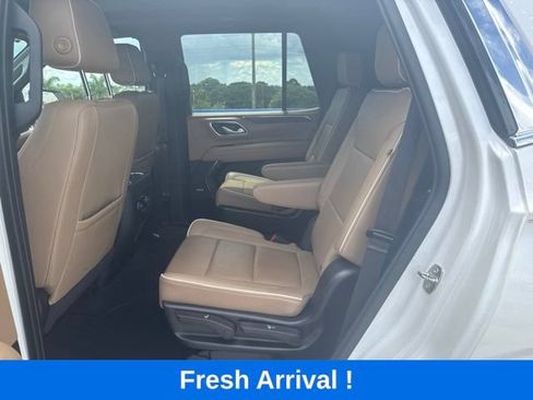 Used 2022 Chevrolet Tahoe Premier RWD image 3