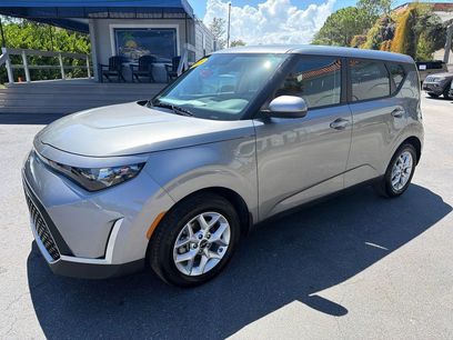 Used 2025 Kia Soul LX w/ LX Technology Package