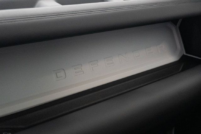Used 2025 Land Rover Defender 110 S AWD/4WD image 28