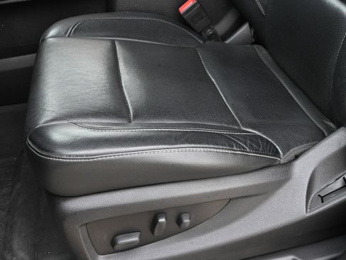 Used 2018 Chevrolet Silverado 1500 LTZ w/ Texas Edition image 28