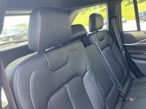 New 2025 Jeep Grand Cherokee Limited w/ Black Appearance Package image 34