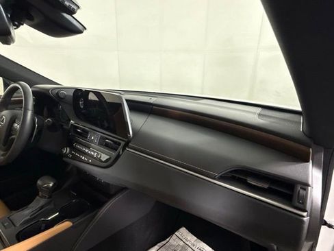 Used 2025 Lexus ES 350 w/ Premium Package FWD image 32