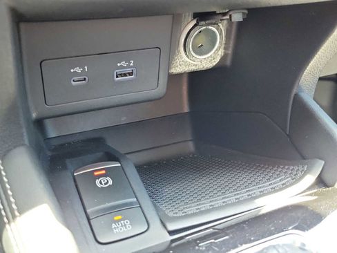 Used 2023 Nissan Kicks SR FWD image 27