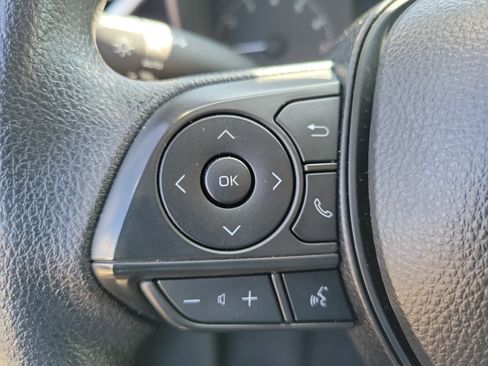 Used 2025 Toyota Corolla LE image 21