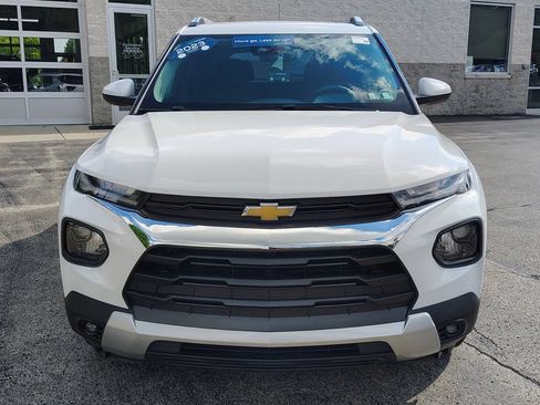 Used 2023 Chevrolet TrailBlazer LT w/ Convenience Package AWD/4WD image 3
