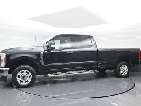 Certified 2025 Ford F250 XLT AWD/4WD image 4
