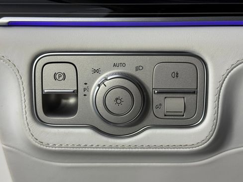 Used 2023 Mercedes-Benz Maybach GLS 600 4MATIC image 18