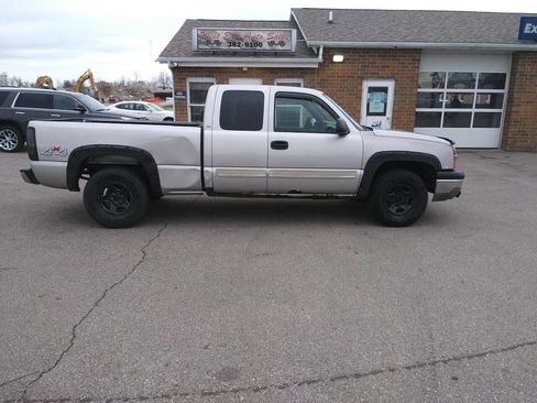 Used 2004 Chevrolet Silverado 1500 LS w/ Light Duty Power Package image 3
