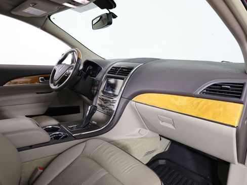 Used 2014 Lincoln MKX AWD w/ Equipment Group 102A image 24