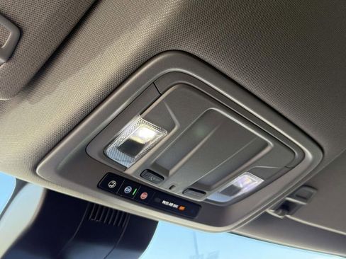 Used 2022 Chevrolet Silverado 1500 Custom image 26