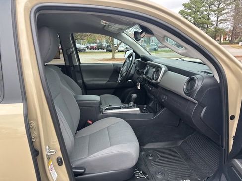 Used 2018 Toyota Tacoma SR5 image 16