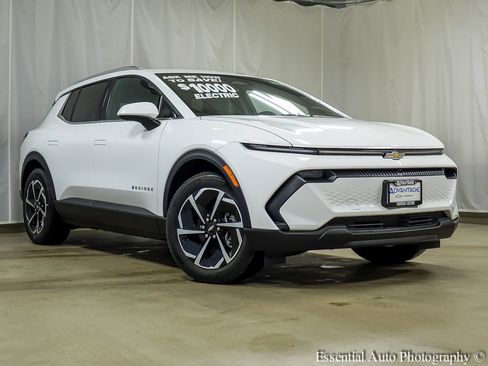 New 2026 Chevrolet Equinox EV LT image 2