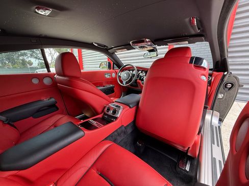 Used 2020 Rolls-Royce Wraith RWD image 34