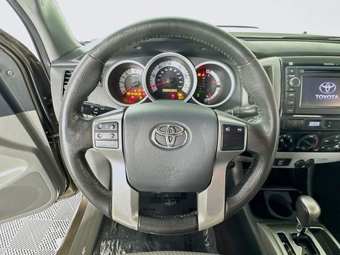 Used 2013 Toyota Tacoma Base image 13