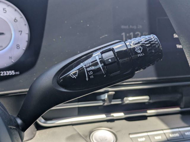 Used 2024 Hyundai Elantra SEL FWD image 27