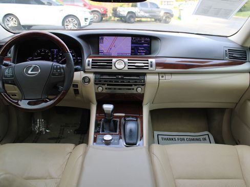 Used 2013 Lexus LS 460 w/ Comfort Pkg RWD image 11