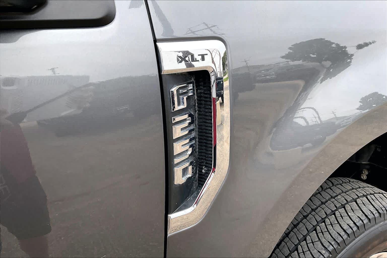 Used 2022 Ford F250 XLT w/ XLT Premium Package AWD/4WD image 10