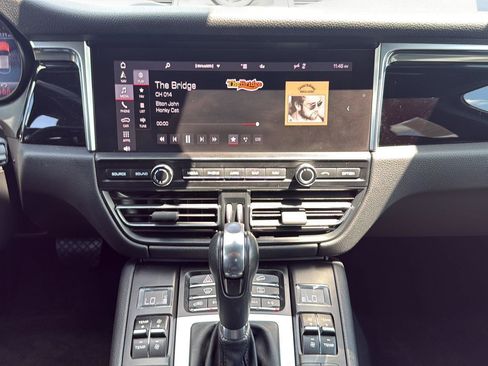 Used 2021 Porsche Macan S AWD/4WD image 16