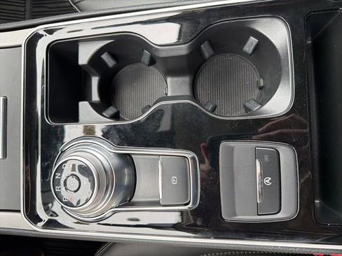 Used 2020 Ford Edge SEL w/ Cold Weather Package image 30