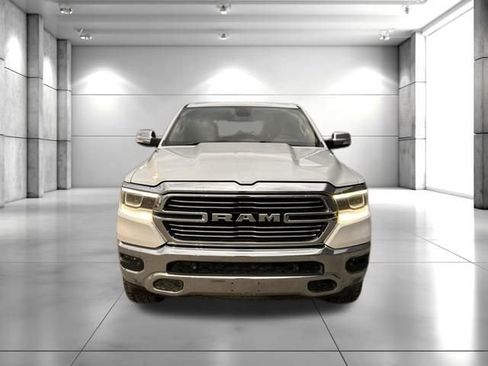 Used 2019 RAM 1500 Laramie AWD/4WD image 3