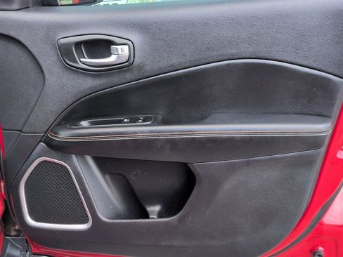Used 2020 Jeep Compass Latitude FWD image 33