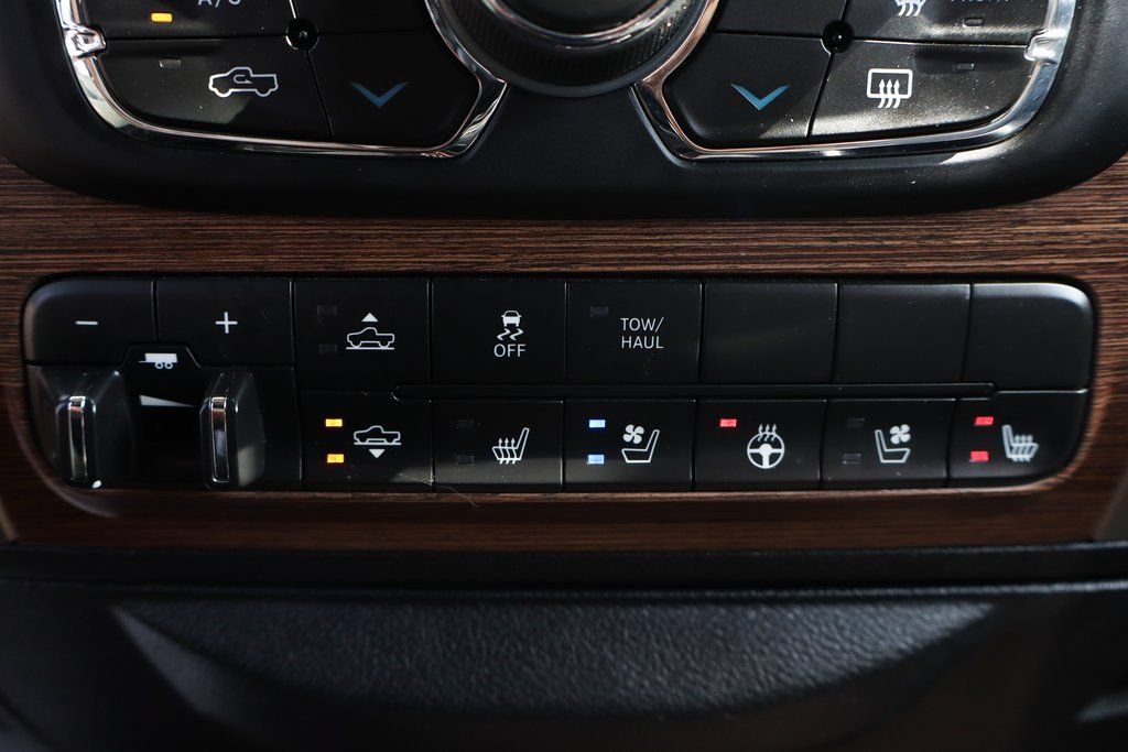 Used 2013 RAM 1500 Laramie w/ Convenience Group AWD/4WD image 38