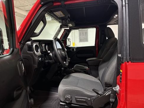 Used 2024 Jeep Wrangler Sport AWD/4WD image 19