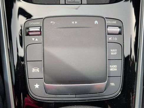 Used 2022 Mercedes-Benz GLA 250 w/ Premium Package Lite image 17