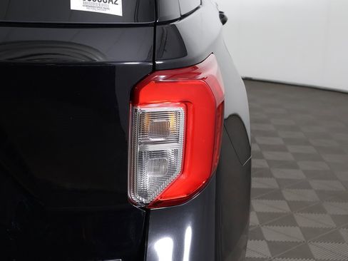 Used 2023 Ford Explorer XLT w/ Equipment Group 202A image 15